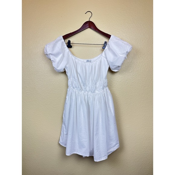 Hollister Dresses & Skirts - Hollister White Dress Sz M Puff Sleeves Built In Shorts Pockets Girly Event